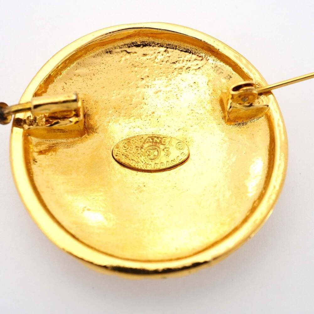 CHANEL Authentic Gold Logo Brooch - Picture 4 of 7